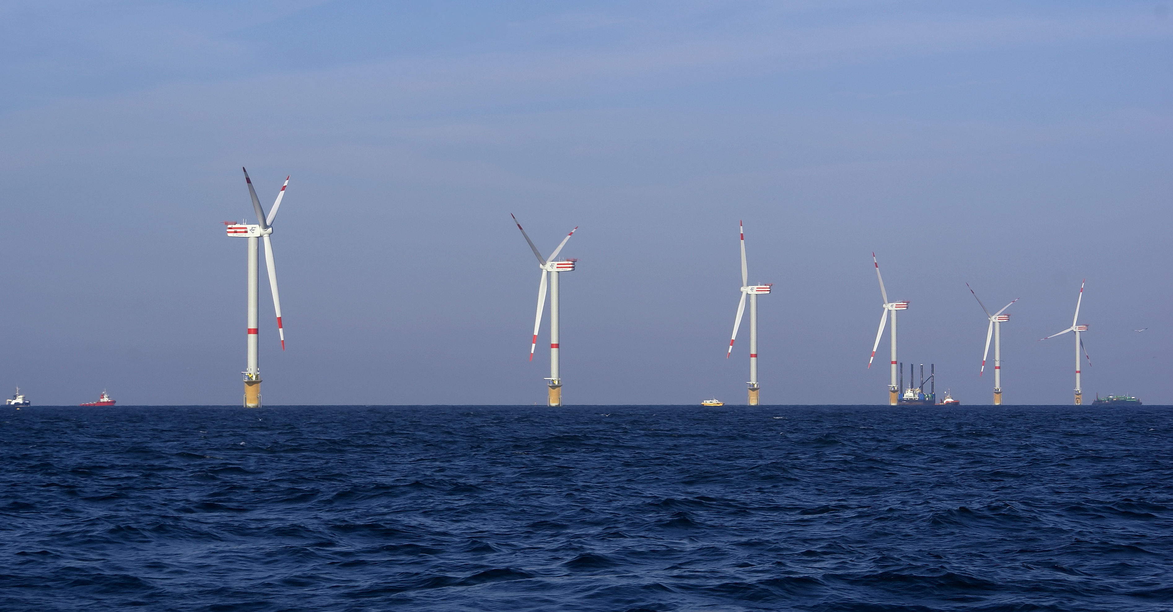 Photo éoliennes en mer